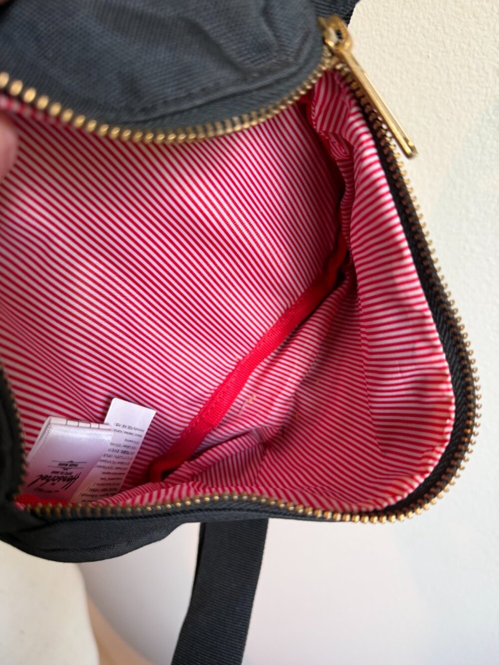 Herschel Black Belt Bag / Waist Pack - Signature Striped Liner - OS - Picture 5 of 7